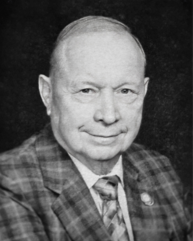 Portrait of David K. O. Leer, a ND hall of honor honoree.