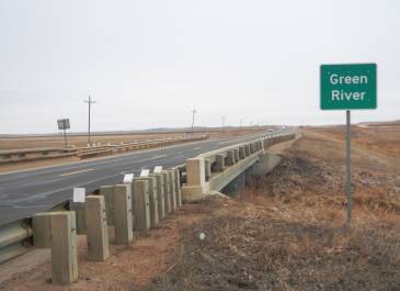 US 85 passing over a bridge above the Green River 