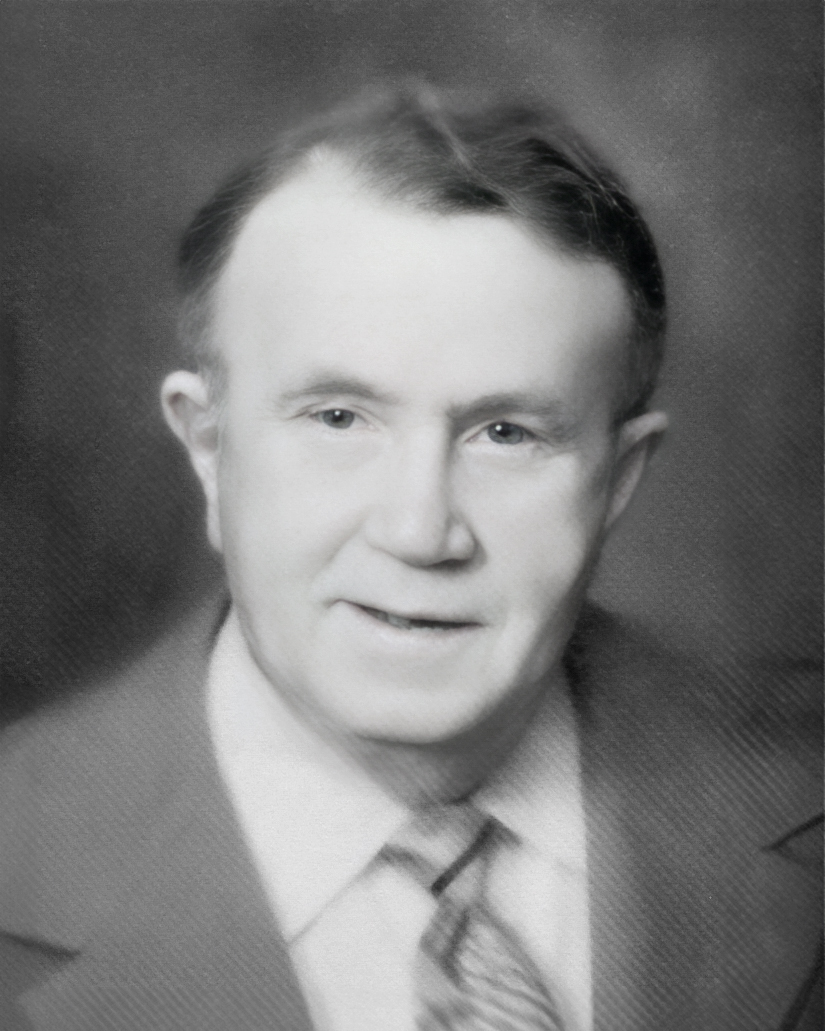 Portrait of hall of honor honoree James Igoe.