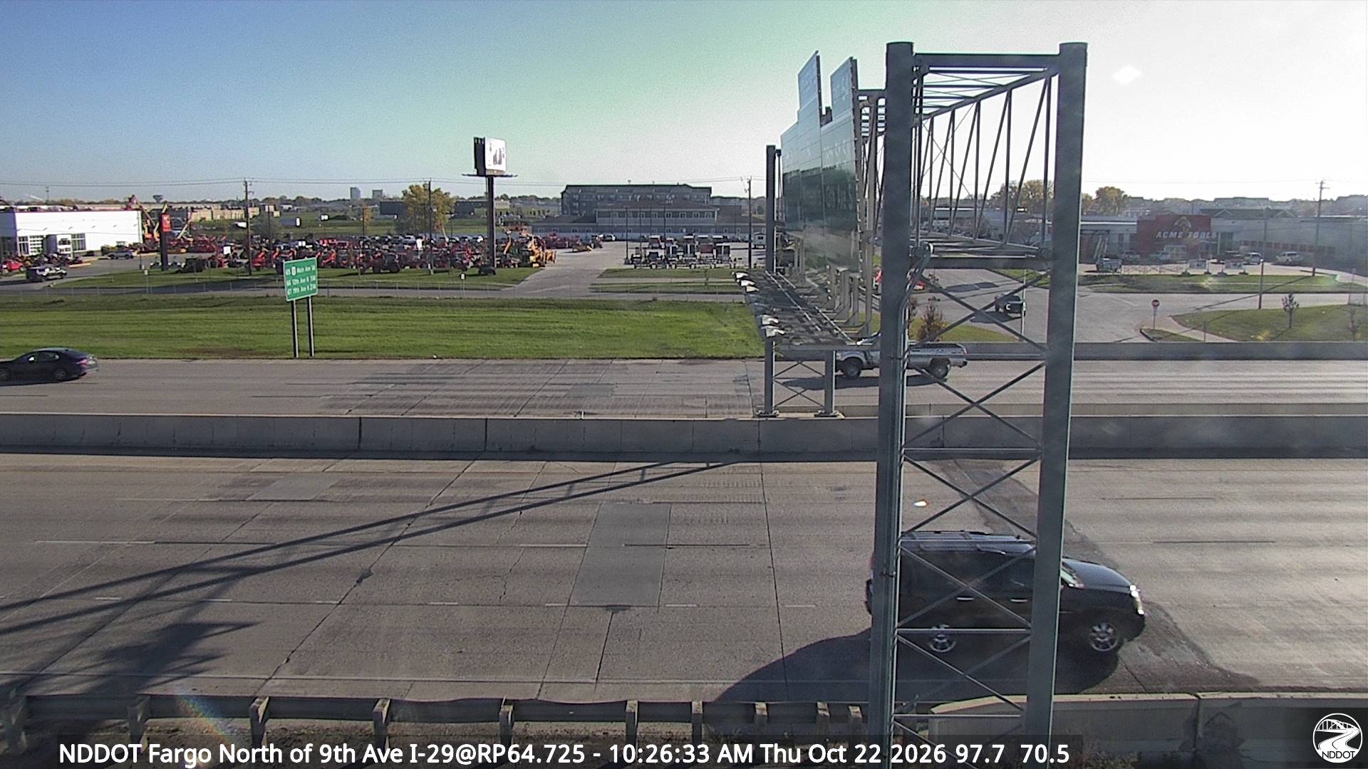Webcam view of I-29 north of 9th Ave in Fargo, North Dakota at milepost 64.7