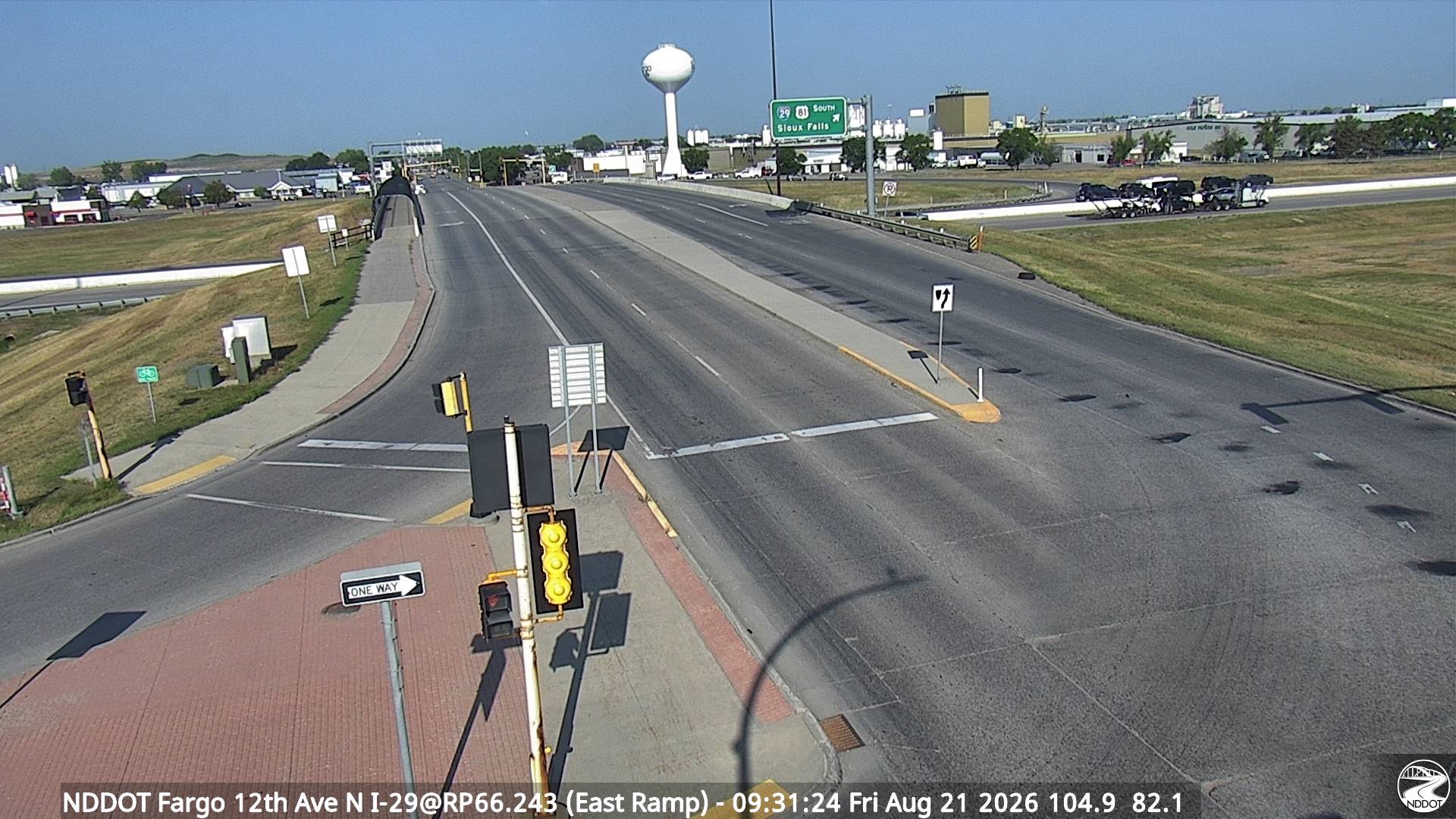 Webcam view of I-29 at 12th Ave in Fargo, North Dakota at milepost 66.2
