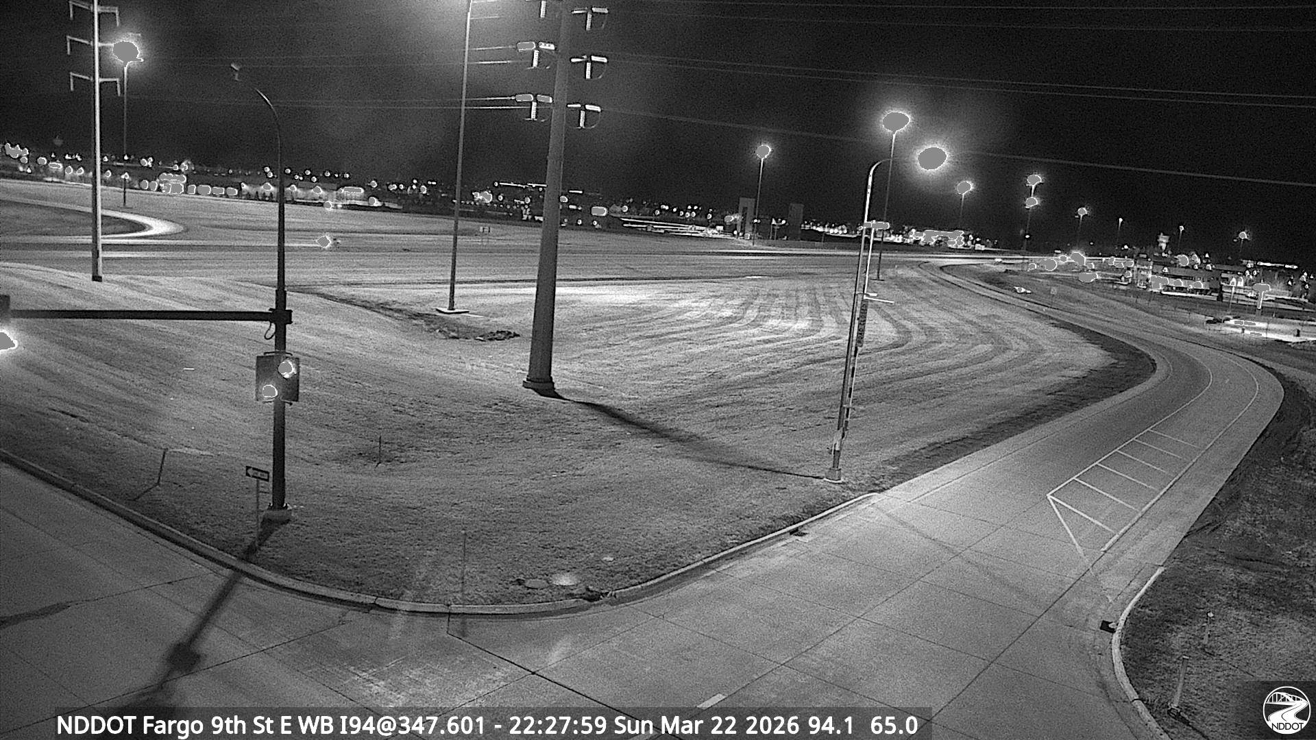 Fargo 9th St - West (I 94 MP 347.589) live webcam