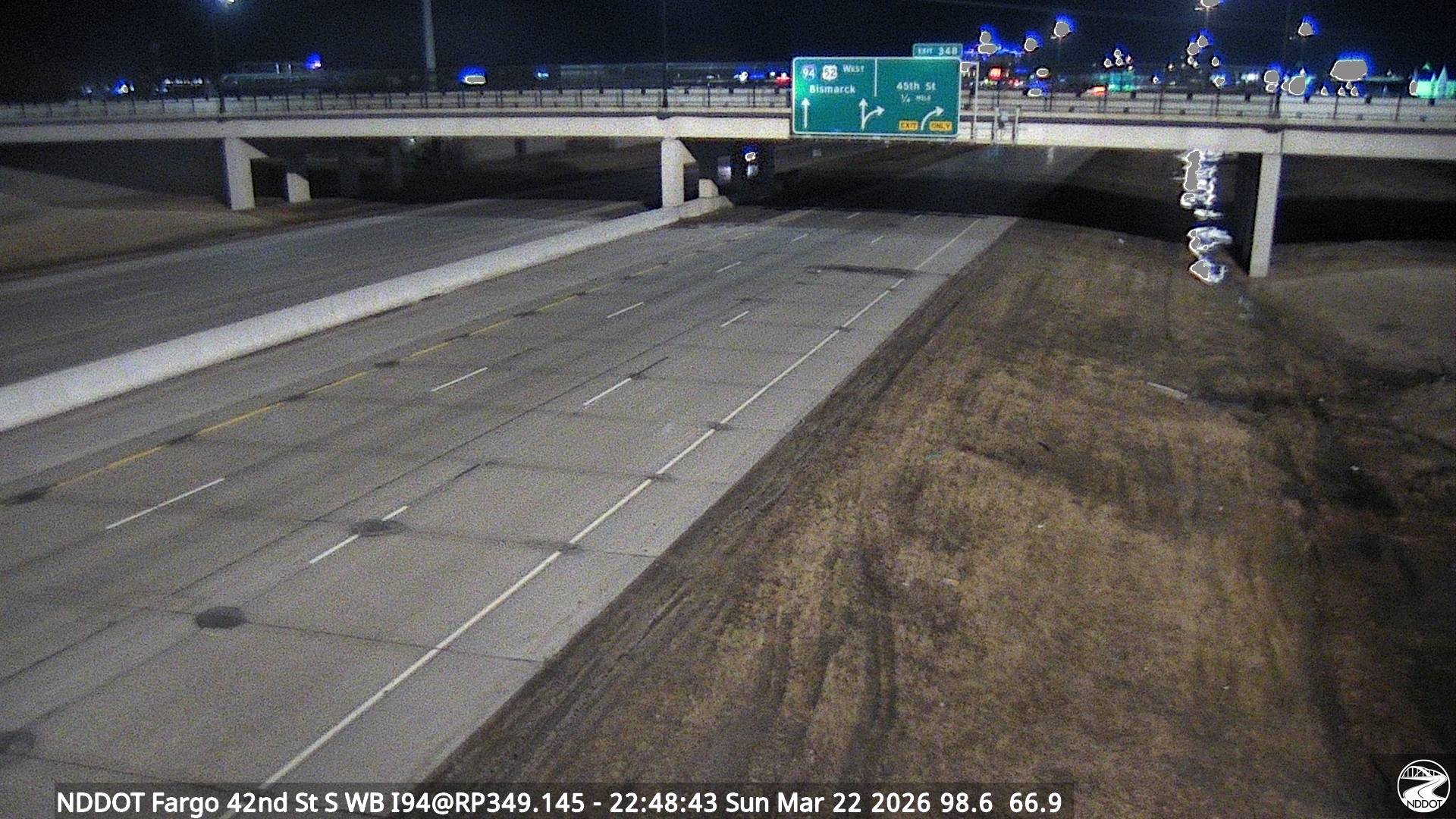 Fargo 42nd St - West (I 94 MP 349.145) live webcam