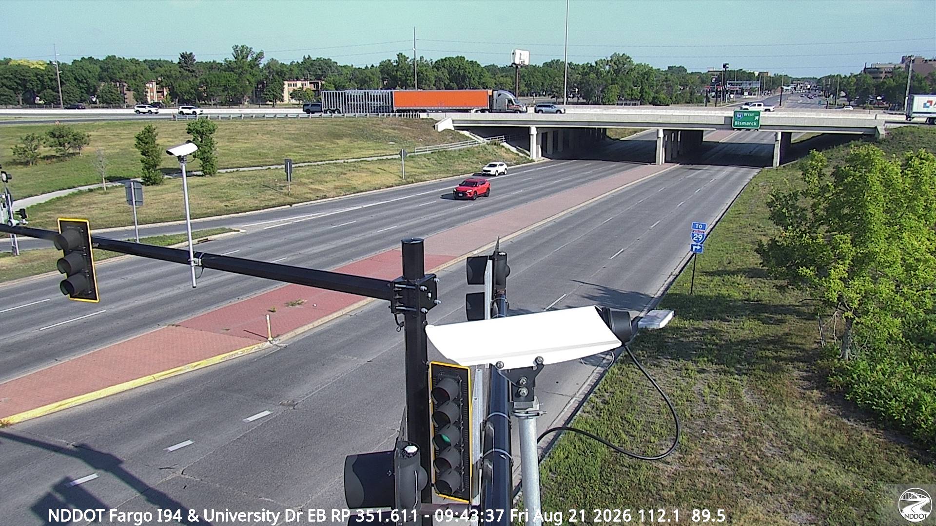 Webcam view of I-94 at University Drive in Fargo, North Dakota